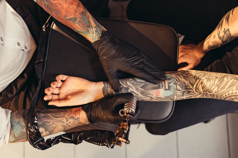 Aprire uno Studio di Tatuaggi: Guida Essenziale per il Successo Imprenditoriale