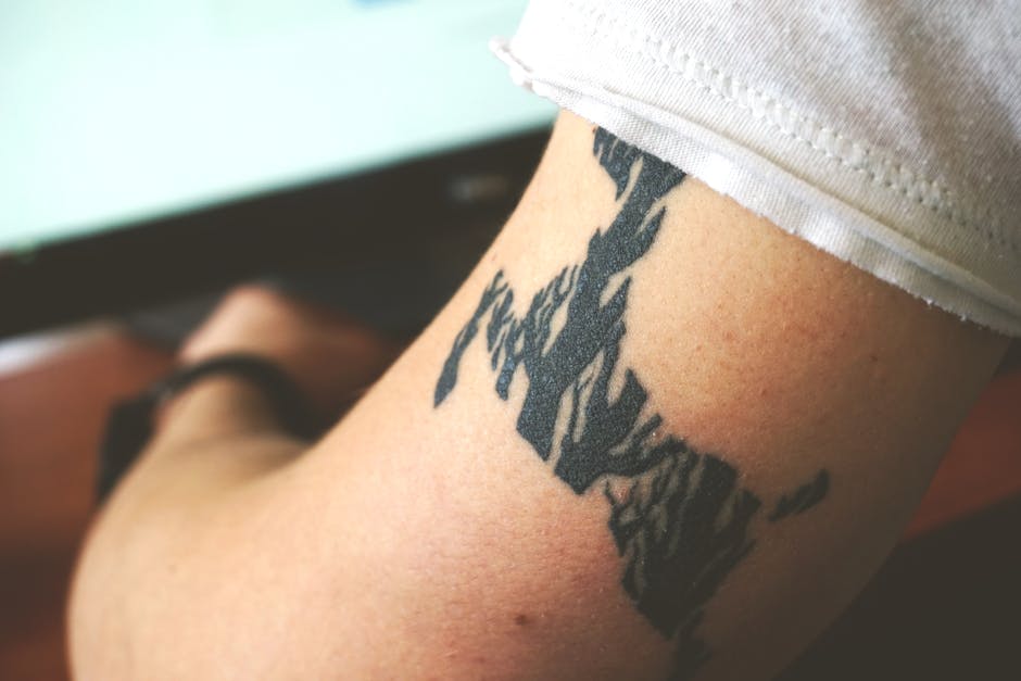 Lettering e Calligrafia nel Tatuaggio: Creare Scritte Uniche e Impattanti