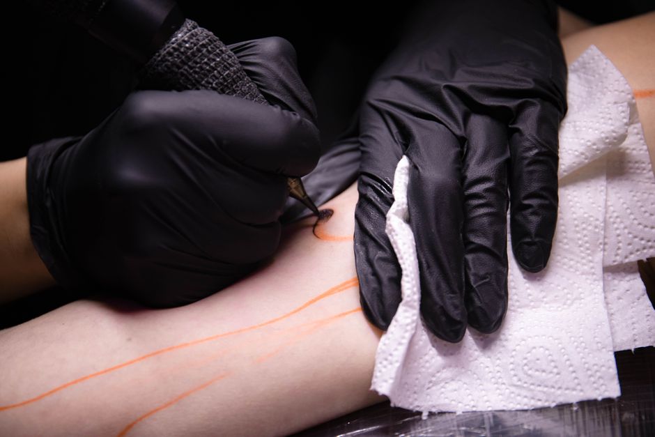 Linework Avanzato e Contorni Essenziali: La Precisione nel Tatuaggio Professionale